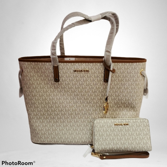 SOLD Michael Kors Signature Drawstring Tote - Picture 1 of 16